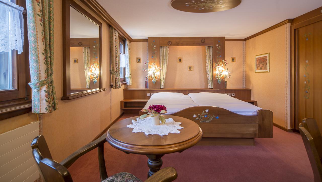 Hotel Olympia Saas-Almagell Zewnętrze zdjęcie
